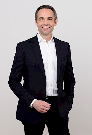 MMag. Dr. Gerald Resch, Vollporträt
