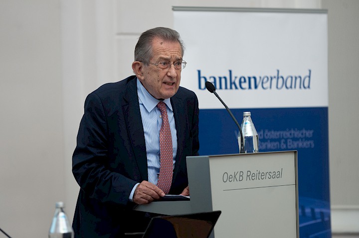Univ.-Prof. Dr. Peter Doralt | © Bankenverband | Foto: Nick Albert